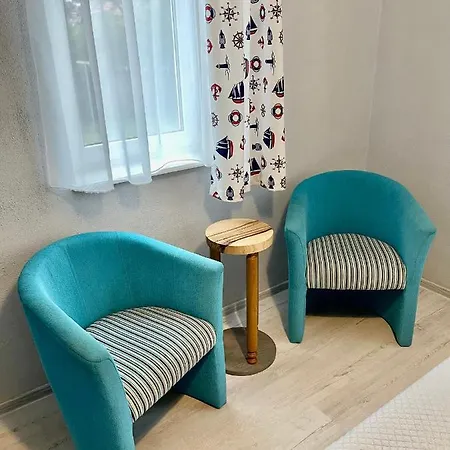 Bursztyn 民宿 Dębki