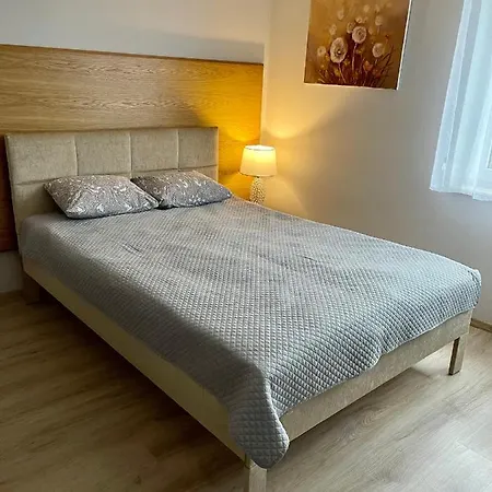 Bursztyn Homestay Debki