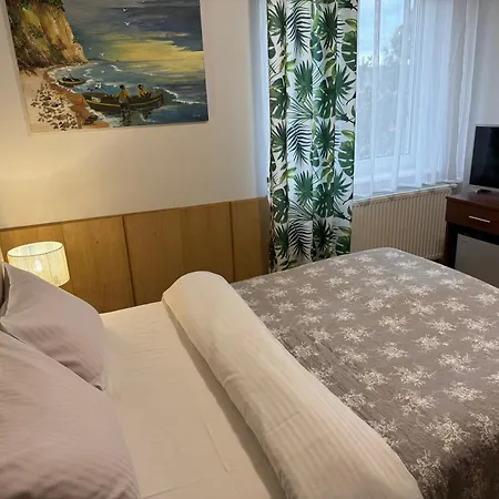 Bursztyn Homestay Debki